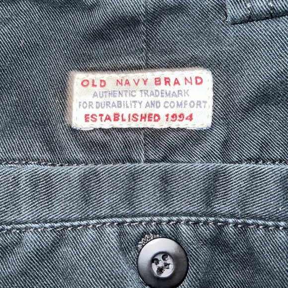 Old Navy Plain Front Khaki Chino Shorts - Picture 4 of 4